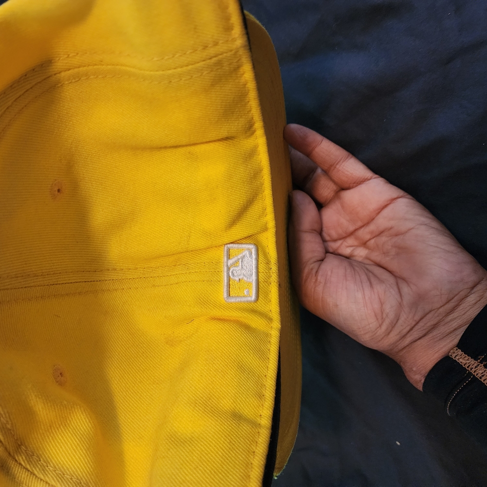 New Era Yellow Baseball Cap - Picture 2 of 4